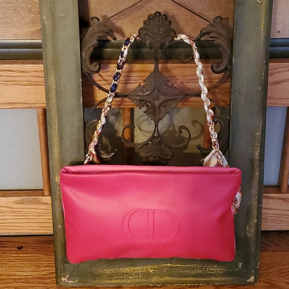Dior Red Two Toned Cosmetic Bag Converted to Handbag w/ Dior Star Bag Ch… - Picture 3 of 16